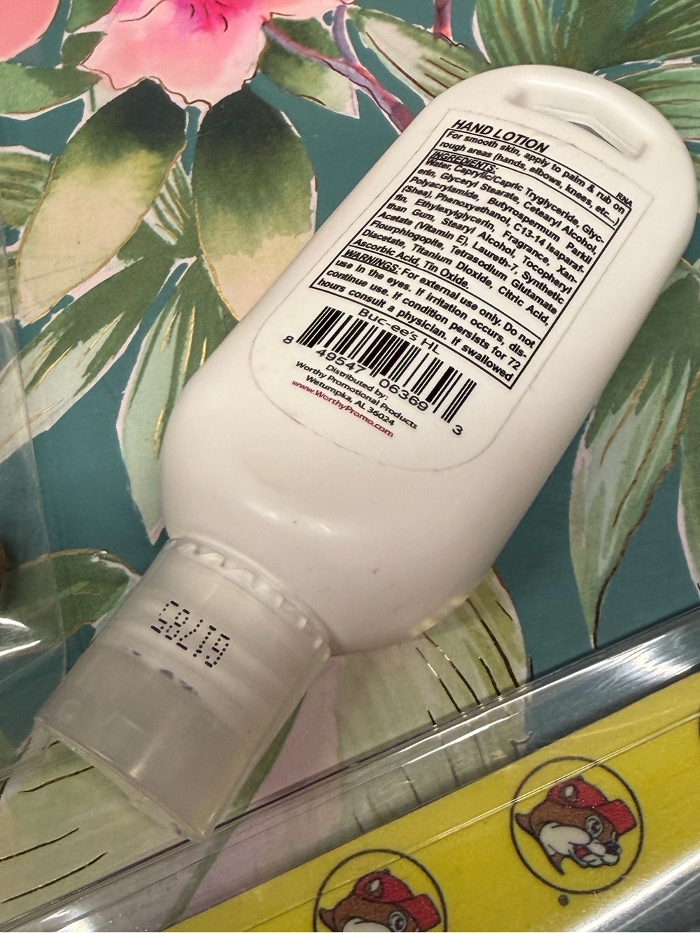 Buc-ee’s Gift Set Air Freshener Bandages Hand Lotion Nail File Beaver Bundle - Picture 2 of 5
